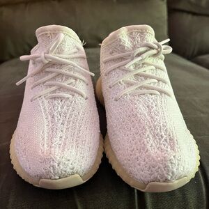 Adidas Yeezys children’s size 10k